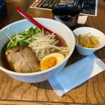 Chemputonyamuchakurabukayabachouten - チャーシュー麺980円也。これに蒸しパンみたいなのが付く。ピンぼけ失礼。