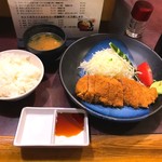 牛かつ おか田 - 牛ロースカツ定食　１４００円