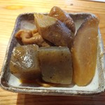 七輪炭火焼肉ホルモンすず - お通し200円