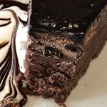 カフェコンティニュー - チョコレートケーキの断面