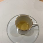 銀座 大石 - 早く着いたのですが、仕込み中のコンソメを出してくださいました。純粋な旨味だけしかない。