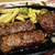 ブロンコビリー - ビーフハンバーグをカットされたところ
