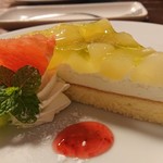 イタリア食堂amico - 洋梨と葡萄なシブースト