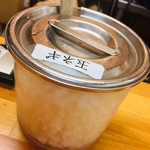 ラーメン 白石家 - 卓上にはタマネギ