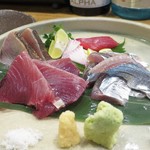 ぼちぼち - 戻り鰹と秋刀魚のお造り