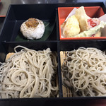 Honkaku Teuchi Soba Fukurou - 週末限定　そば重　2種のそばと野菜天、そば米の焼きおにぎり、そば団子も有り