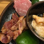 焼肉処 まるます家 - 豚生サガリ・豚ロース♬