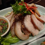 タイの食卓 オールドタイランド - 豚肉のピートロ焼き