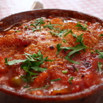 イタリア食堂ディエーチ - 牛もつと自家製サルシッチャのカスレ風トマト煮込みアップ