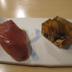 ふく田 - お通し　メジマグロ握り　河豚の煮こごり