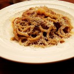 ガリネット - パスタ製造マシーンでグリグリして出来た、鴨とパンチェッタトマトソースビゴリ