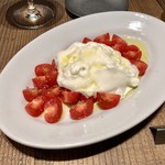 RODEO & Cafe - ブッラータとフルーツトマト