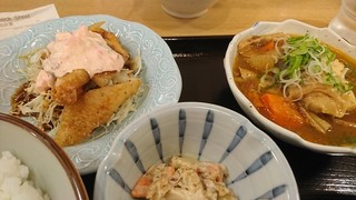 Shuho rakuda - 名物牛すじ煮込みと和風チキン南蛮定食