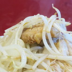 ラーメン二郎 - 豚の厚み