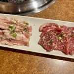 焼肉市場 グッディー - 熟成ロース焼・塩(\390)、豚バラカルビ焼・塩(\260)