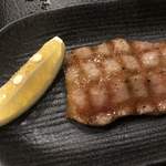 京松蘭 - 
      上タンは軽く炙ってレモンで