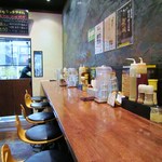 油そば専門店 歌志軒 - カウンター席のみ