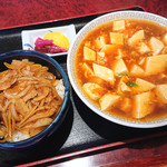中華レストラン上海 - 麻婆ラーメンの焼肉丼セット(1150円)　2019.10