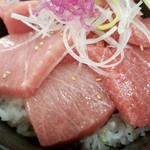 みなと市場 小松鮪専門店 - 