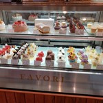 ケーキショップファボリ - ショーケース内♥️