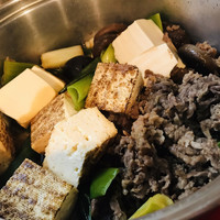 飛騨牛一頭家 馬喰一代 銀座 - 【飛騨牛A5クラス】
                    切り落とし肉を、すき焼きにしました。
                    