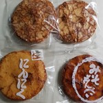 手焼せんべい 都賀野 - 煎餅いろいろ。