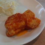 ラーメン 虎一番 - から揚げにラー油かけると美味い！