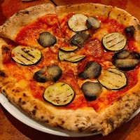 カリーナ　カリーナ - クアトロフォルマッジョPizza