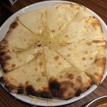 SAPNA - チーズナン