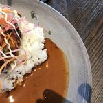 Ginger'S Beach Omiya - フルーティーデミグラスソースのロコモコ 温玉添え。
      美味し。