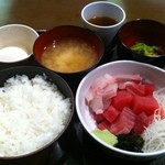 季節料理 ととや - 刺身三点盛定食　800円