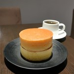 118401087 - ホットケーキ（702円）と、オリジナルブレンド（518円）。