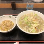 日高屋 - 野菜たっぷりタンメン＋半チャーハン