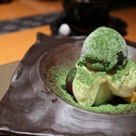 日本料理 京都 華暦 - フルーツの陶板焼き　祇園辻利の抹茶アイスクリーム