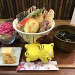 米と天ぷら 悠々 - 鶏と半熟玉子の天ぷら丼ぶり990円(税別)