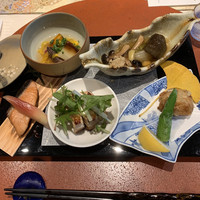 青山 星のなる木 - 主菜
                
                お食事　ご飯　赤出汁　香物　(写真忘れ)