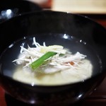 銀座 しのはら - お椀　東寺湯葉　蓮根　岩手産松茸　鯛