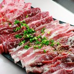 焼肉革命 牛将 - 料理写真:大盛り！400ｇ越え！お得な人気肉4種盛り！