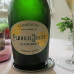 プレヴナンス - CHAMPAGNE PERRIER-JOUËT GRAND BRUT SHAPE