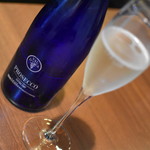 ワインバー バッカス - ブルー プロセッコ エクストラドライ（７５０円）２０１９年１０月