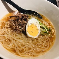 焼肉 じゅん - 冷麺。トッピングは端肉のコーンドビーフ