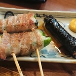 Ganso Yakitori Kushi Hacchin - ピーマン豚巻200円 納豆巻焼160円
