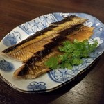 中国発酵料理と日本ワイン SABOTEN - 秋刀魚の烏龍茶の燻製