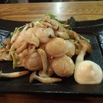 銀酒房 - ホタテとシメジのバター炒め