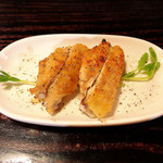 炙り屋カマクラ - 手羽先！イナバウアーする！絶対する！