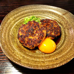 炙り屋カマクラ - 自家製つくね焼き　月見添え