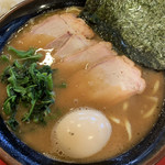 熊田家 - チャーシュー麺中盛り、味付け玉子入り