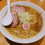 自家製熟成麺 吉岡 - 自家製熟成麺 吉岡（ラーメン 880円）