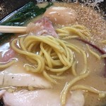 麺屋 錬 - 「豚白湯ラーメン」（780円）の麺アップ
