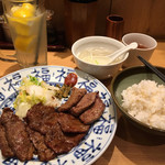 肉匠の牛たん たん之助 - 